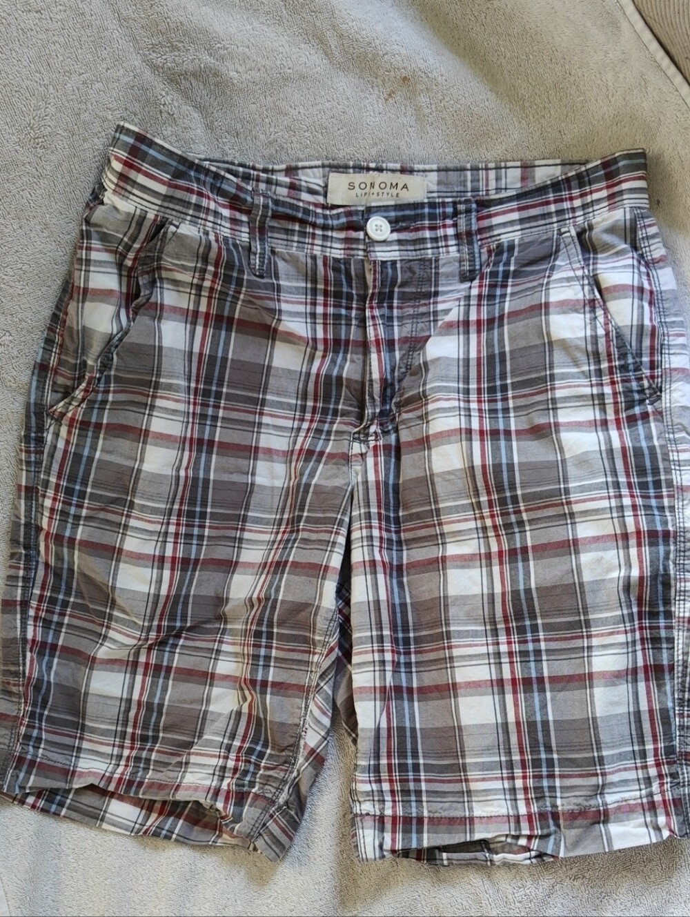 SONOMA Men's Plaid Flat-Front Shorts in Grey, White, and Red